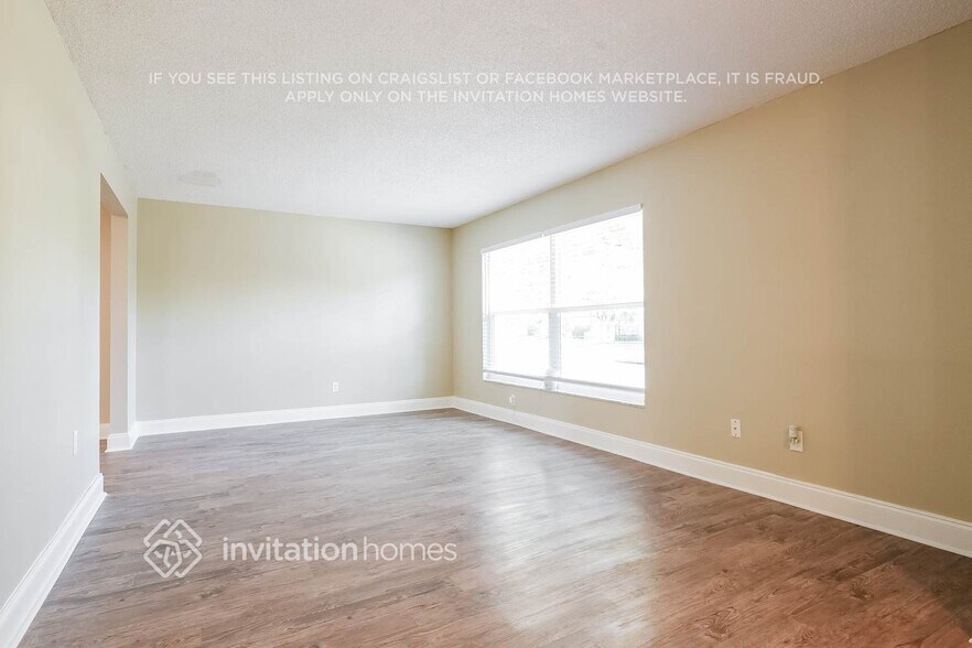 Building Photo - 1370 Prince Philip Dr