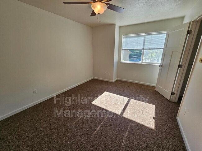 Building Photo - 1205-1207 NE Monroe St