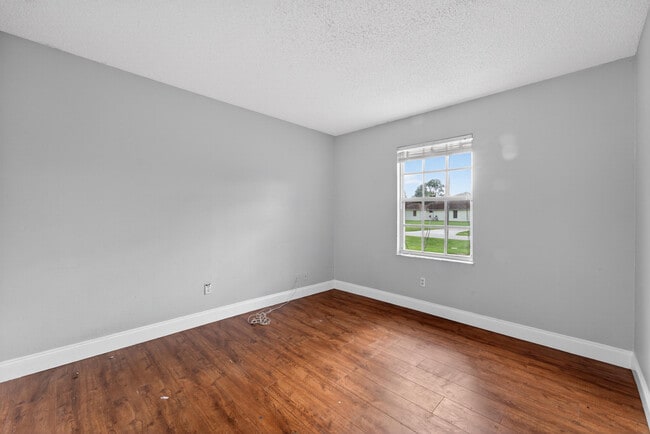 Building Photo - 6956 NW Jorgensen Rd