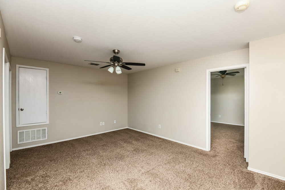 Building Photo - 205 Cres Ridge Dr