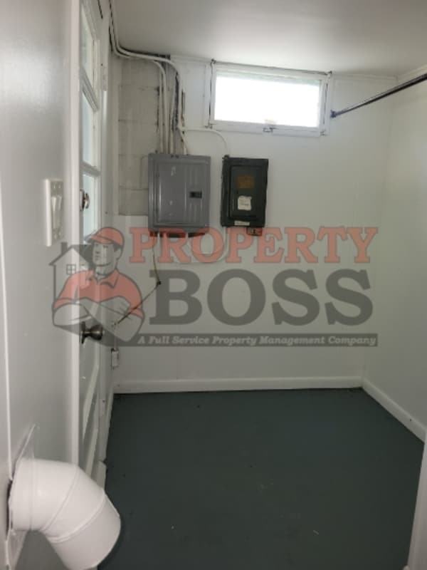 Building Photo - 2417 Tyler St