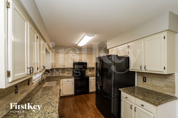 Building Photo - 3800 Cardinal Ct
