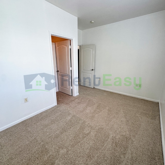Building Photo - 1323 Emsworth Dr