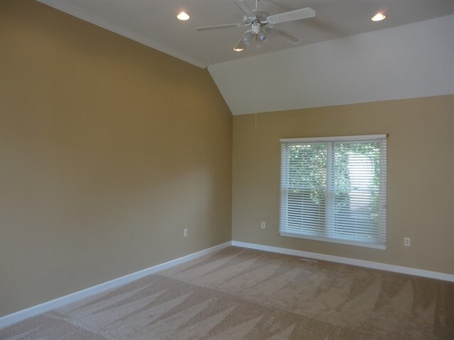 Building Photo - 14 Irish Rose Ct