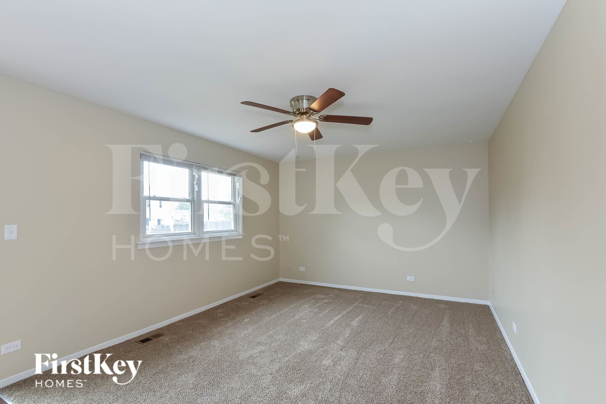 Building Photo - 990 Chelsea Ln