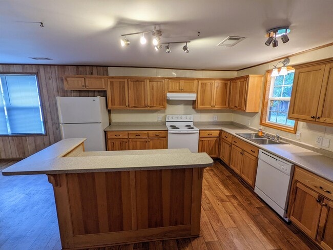 Building Photo - 315 Orange St