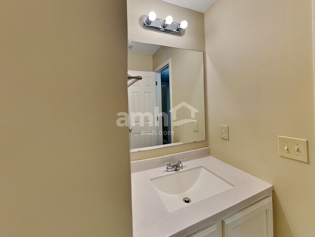 Building Photo - 7794 Birch Creek Dr