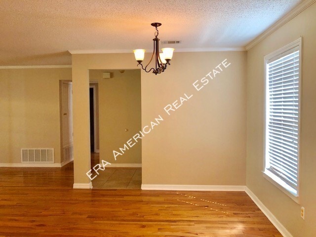 Building Photo - 150 Nicole Ln