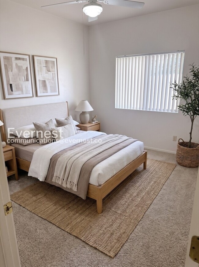 Building Photo - 4 Bed/2 Bath Home with Private Pool & 3-Car Garage / Vouchers Accepted / Available Now!