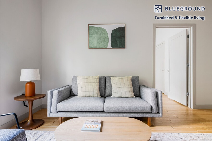 Building Photo - 320 D St