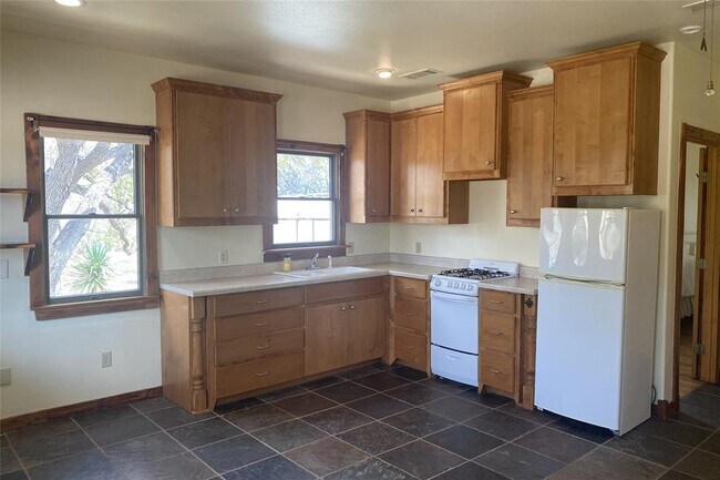 Building Photo - 309 Ridge Oak Dr