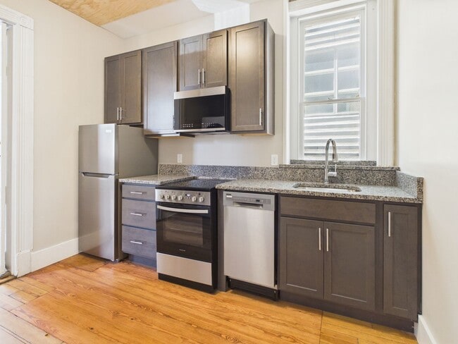 Building Photo - 7 E Franklin St