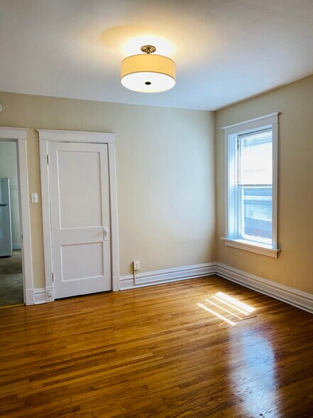 Bedroom and closest - 2127 Alfred Ave