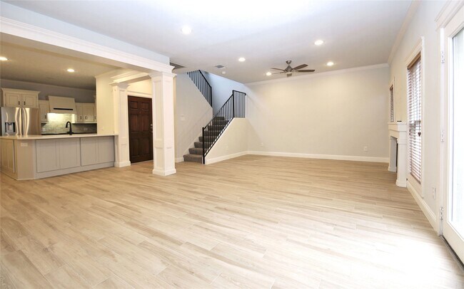 Building Photo - 2555 Bering Dr