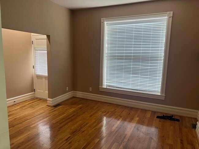 Building Photo - 2 Bedroom Condo in Shaw Available to Rent