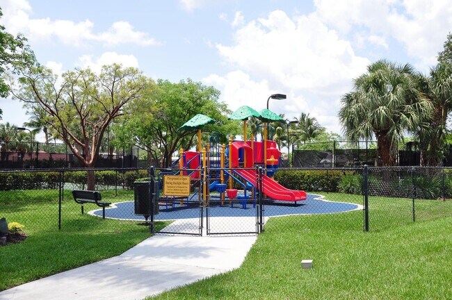 Building Photo - 6042 Newport Village Way