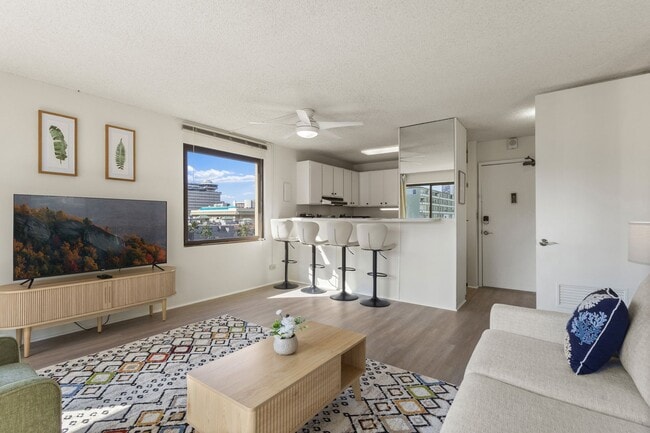 Building Photo - 2140 Kuhio Ave.