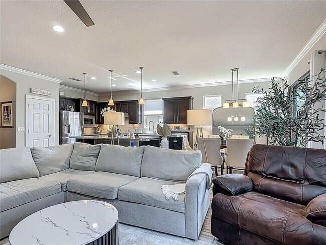 Building Photo - 588 Cantabria Dr