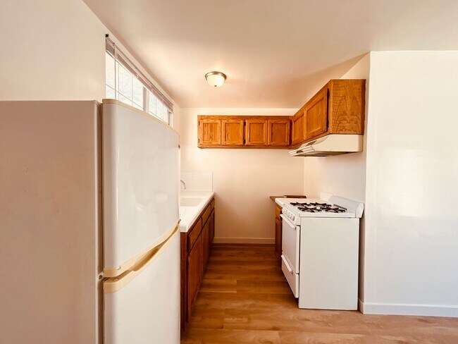 Building Photo - Medlow Apartments