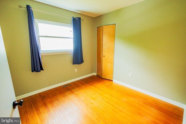 Building Photo - 300 MacClelland Ave