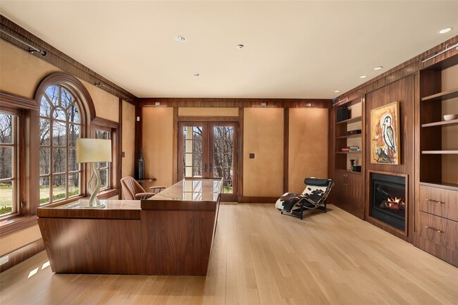 Building Photo - 218 Croton Ave