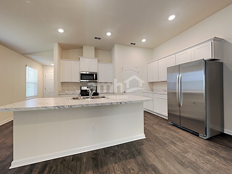 Building Photo - 298 Caminha Rd