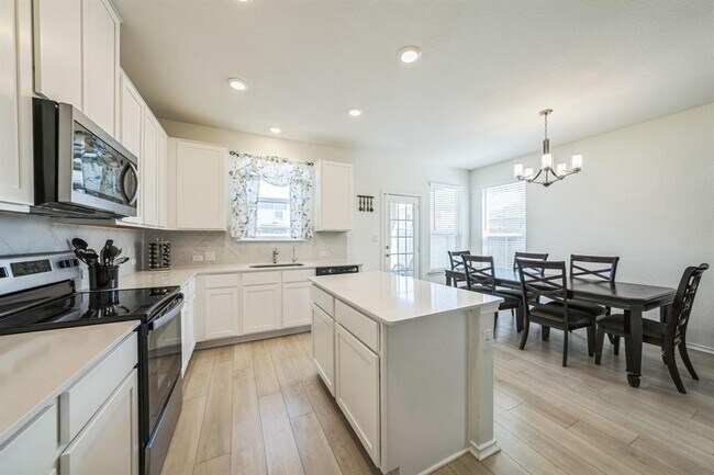 Building Photo - 1127 Aronia Ln