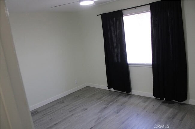 Building Photo - 11215 Dalwood Ave