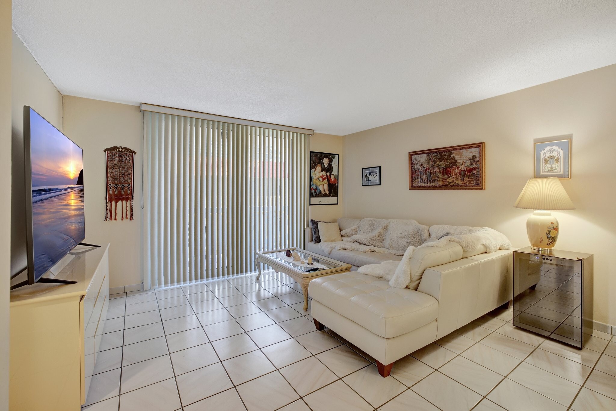 Building Photo - 3113 S Ocean Dr
