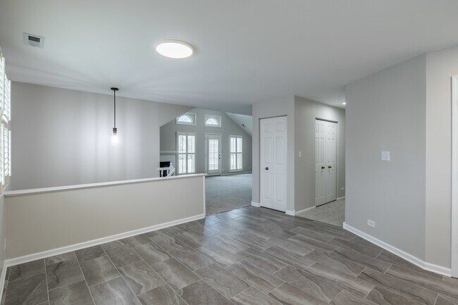 Building Photo - 194 S Stonington Dr