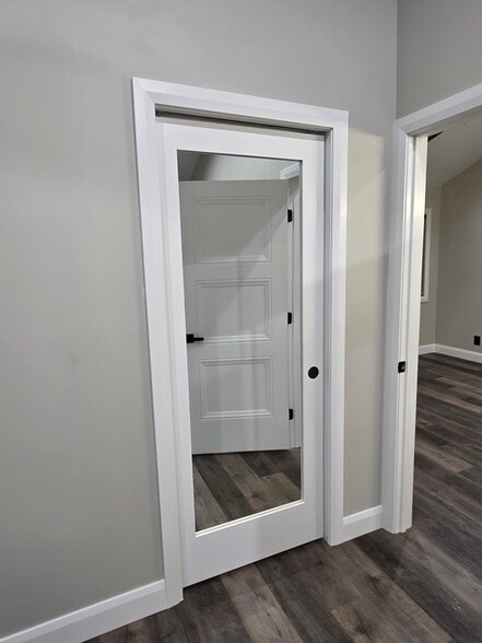 Building Photo - 6515 Keokuk Ave