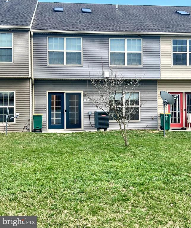 Building Photo - 2037 Powell Dr