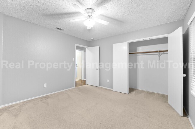 Building Photo - Charming 3-Bedroom Home in Arlington – Man...