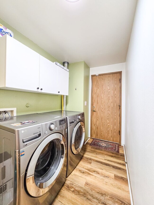 Building Photo - Gleneagle Rambler