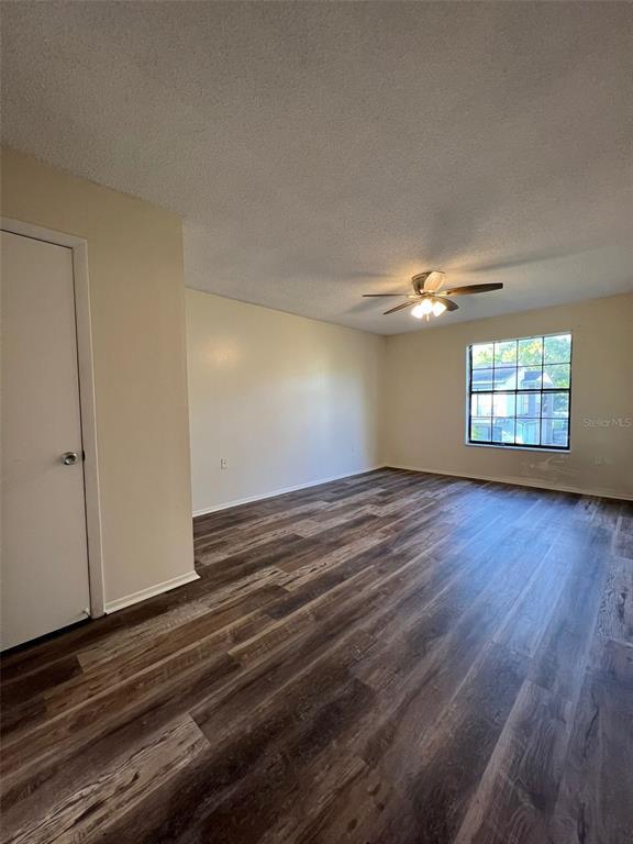 Building Photo - 6043 Village Cir S