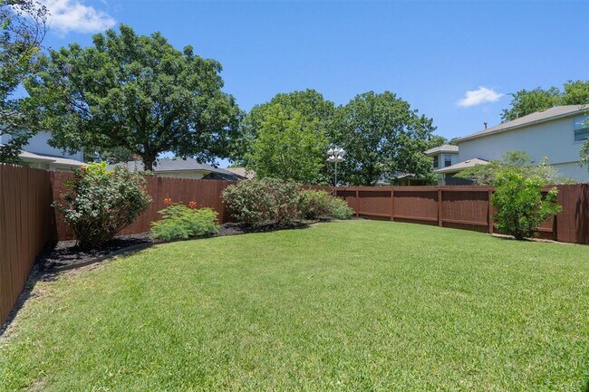 Building Photo - 2304 Jesse Owens Dr