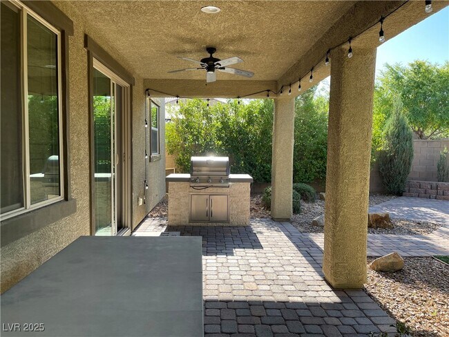 Building Photo - 3073 Hushed Sonnet Ave