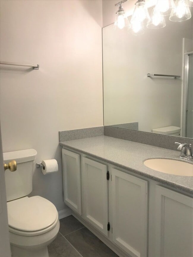 Building Photo - FOX RUN FARMS