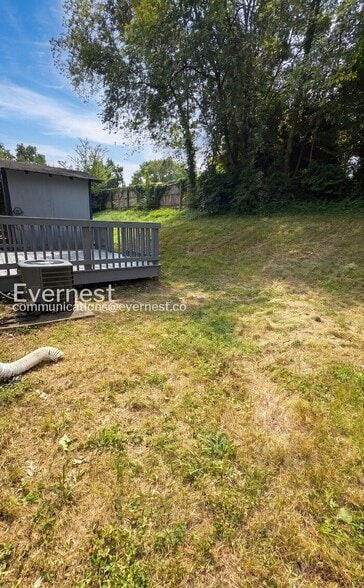 Building Photo - 483 Ellenwood Dr