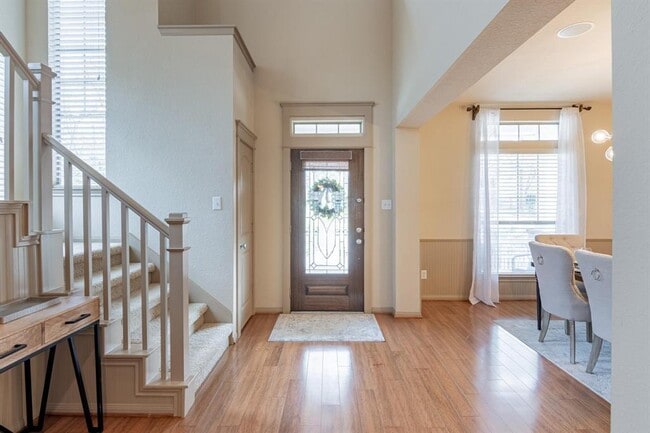 Building Photo - 27 S Mews Wood Ct