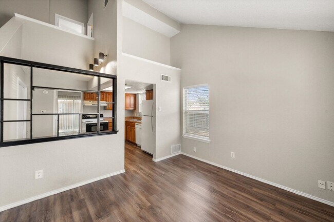 Building Photo - 311 Kings Way Dr