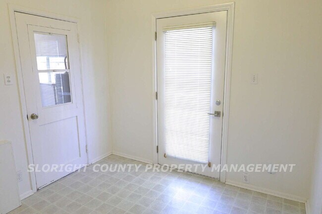 Building Photo - AVAILABLE NOW - Charming Old-Town SLO Home - 1 Bed / 1 Bath w/ BONUS ROOM