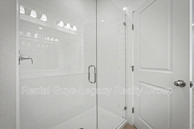 Building Photo - 5423 Bramhall Rd