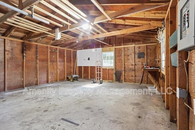 Building Photo - 12 Northampton Dr