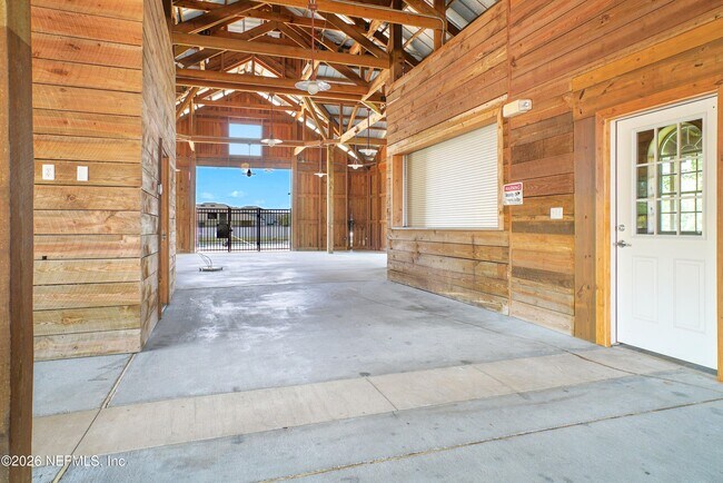 Building Photo - 1487 Falabella Dr