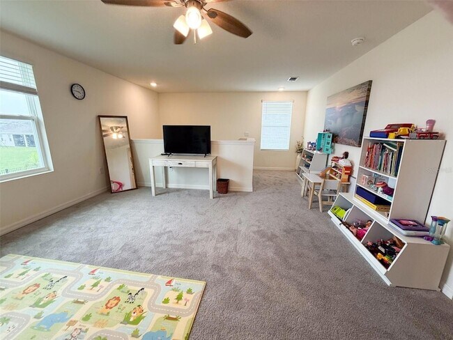 Building Photo - 10744 Chippewa Dr