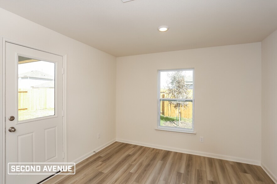 Building Photo - 9721 Dan Meyer Dr