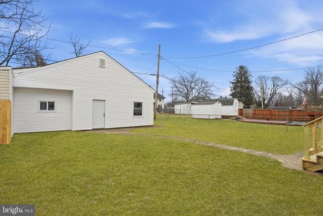 Building Photo - 7803 Monroe Ave