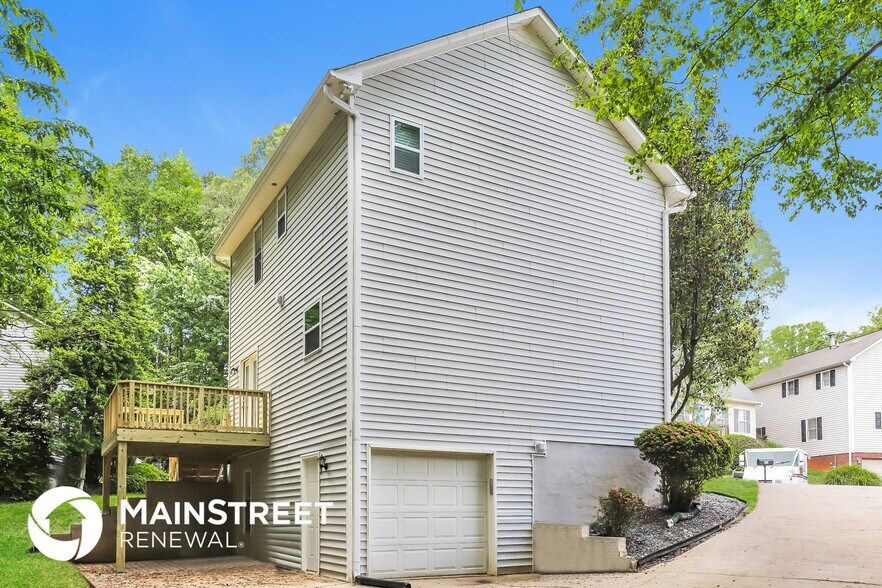 Building Photo - 408 Kettle Ct