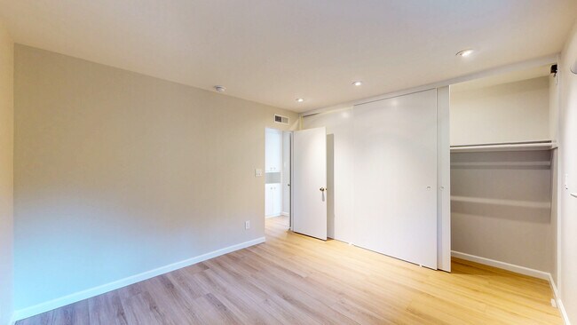 Building Photo - 1321 Lasuen Dr